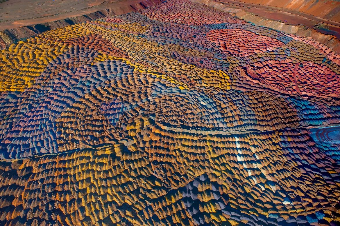 Mt-Newman-Overburden-2-811m-2009-091130_RHS4997